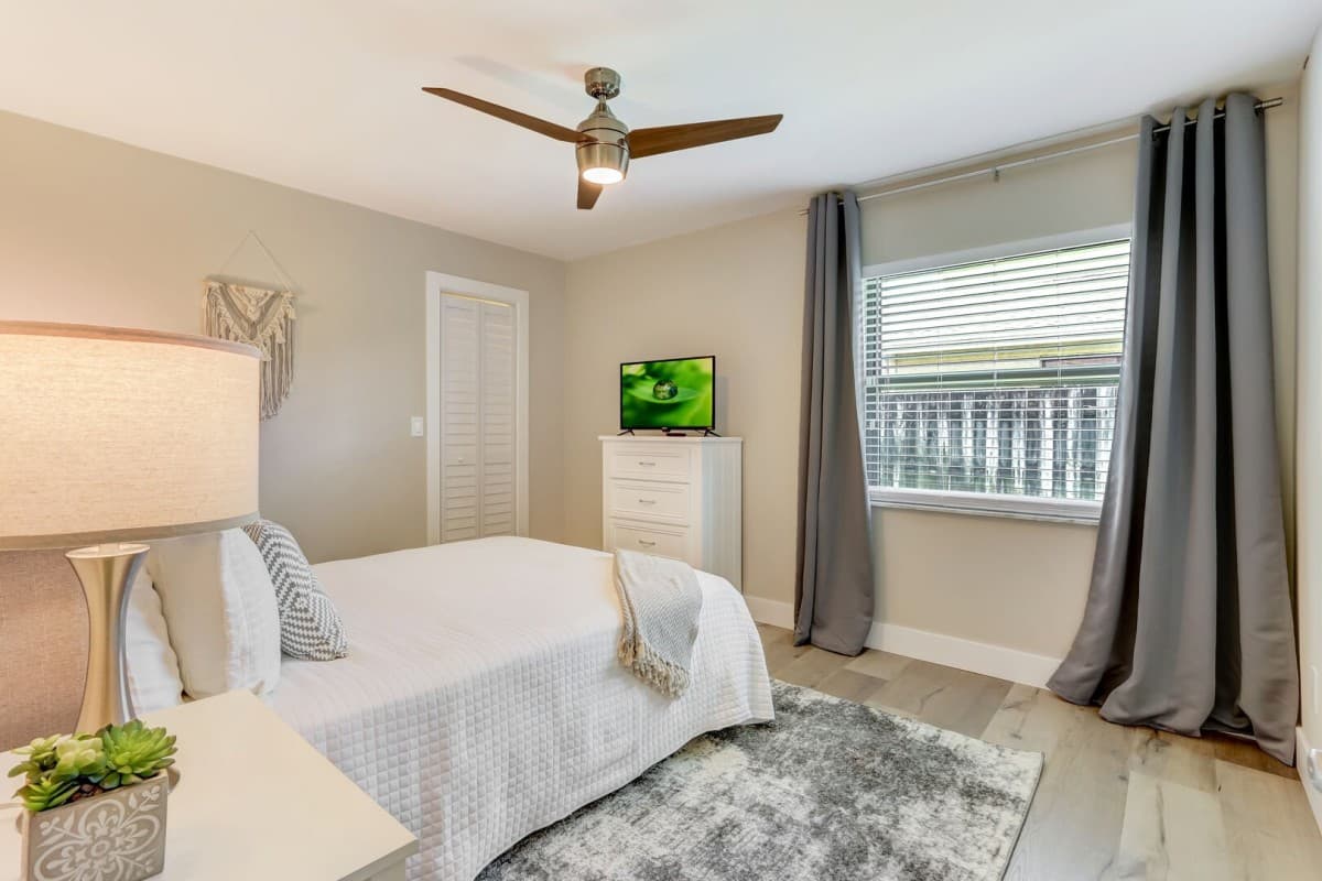 Sunrise House - Image 17