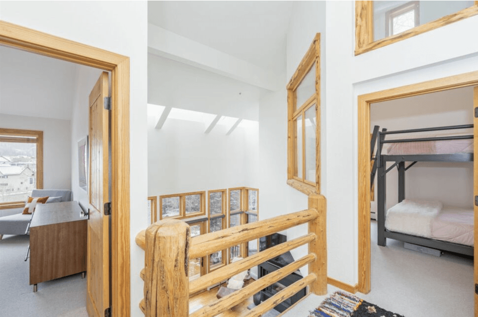 Ridgeline Retreat - Image 9