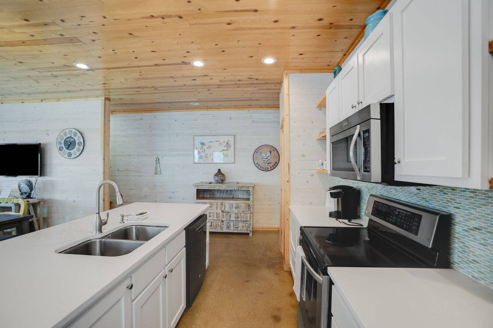 Ruby Tuesday  - Image 16