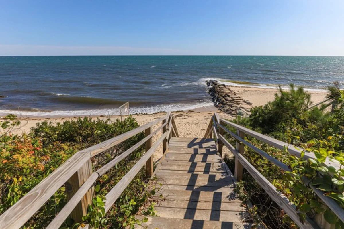 Shore House - Image 31