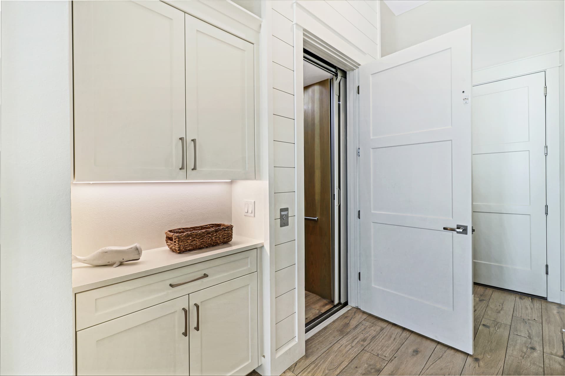 Pelican's Perch - Image 16