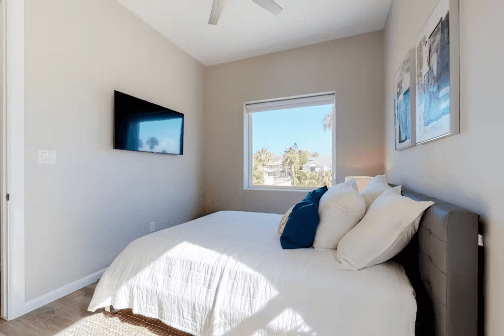 Dolphin Beach House - Image 15