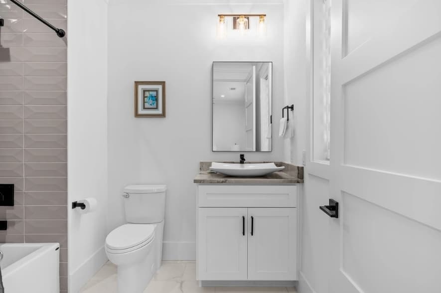 Happy by the Sea - Image 58