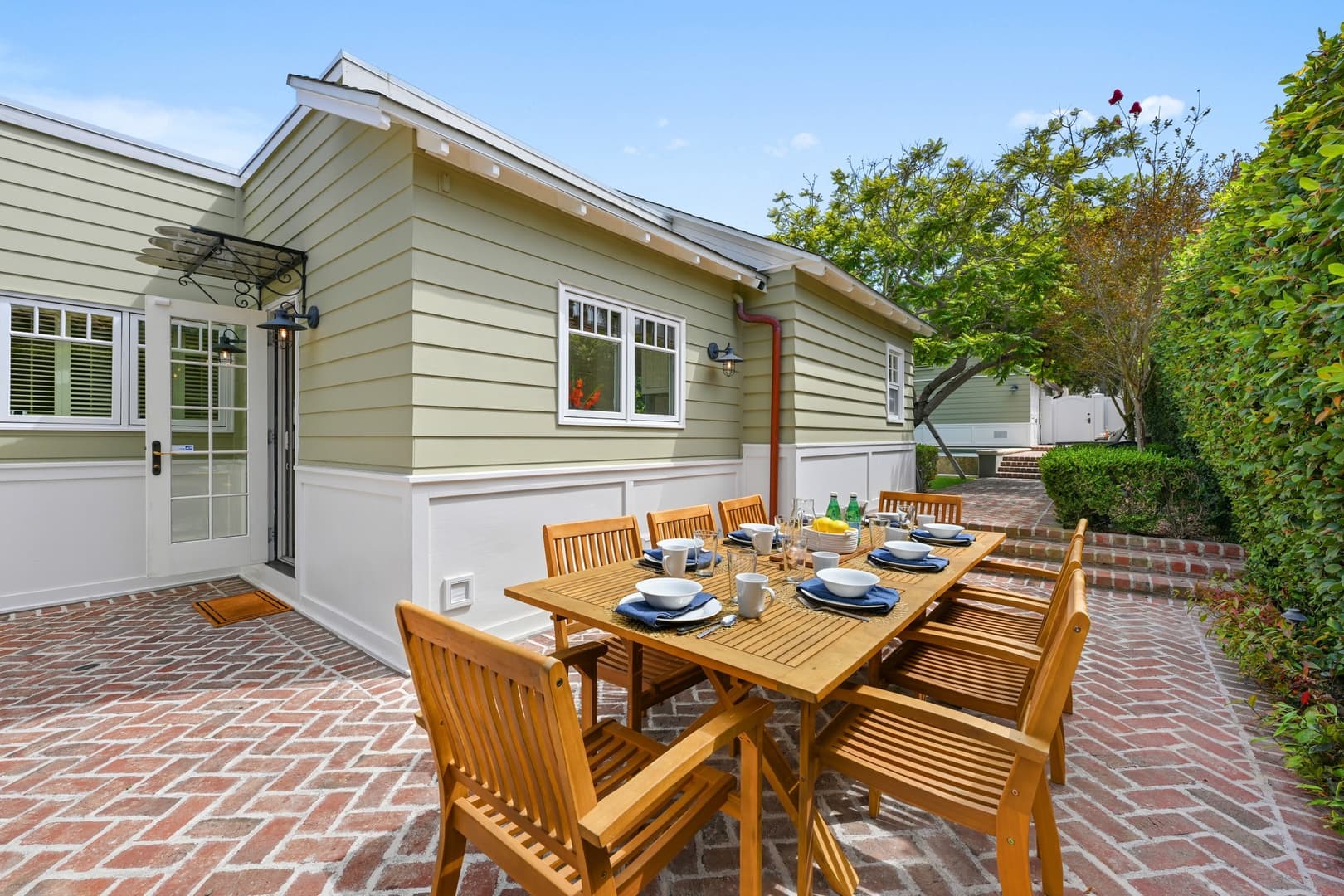 Summerland - Image 29