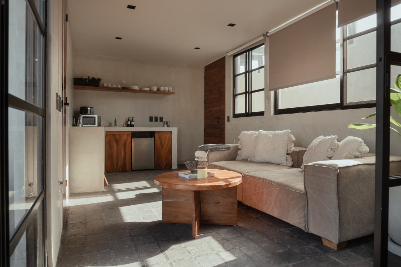 Luxe Jungle Loft - Image 2