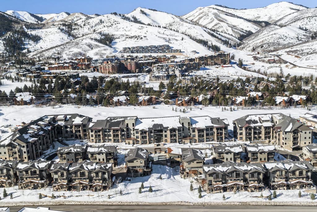 Residence at Canyons Cabriolet Lift - Image 20