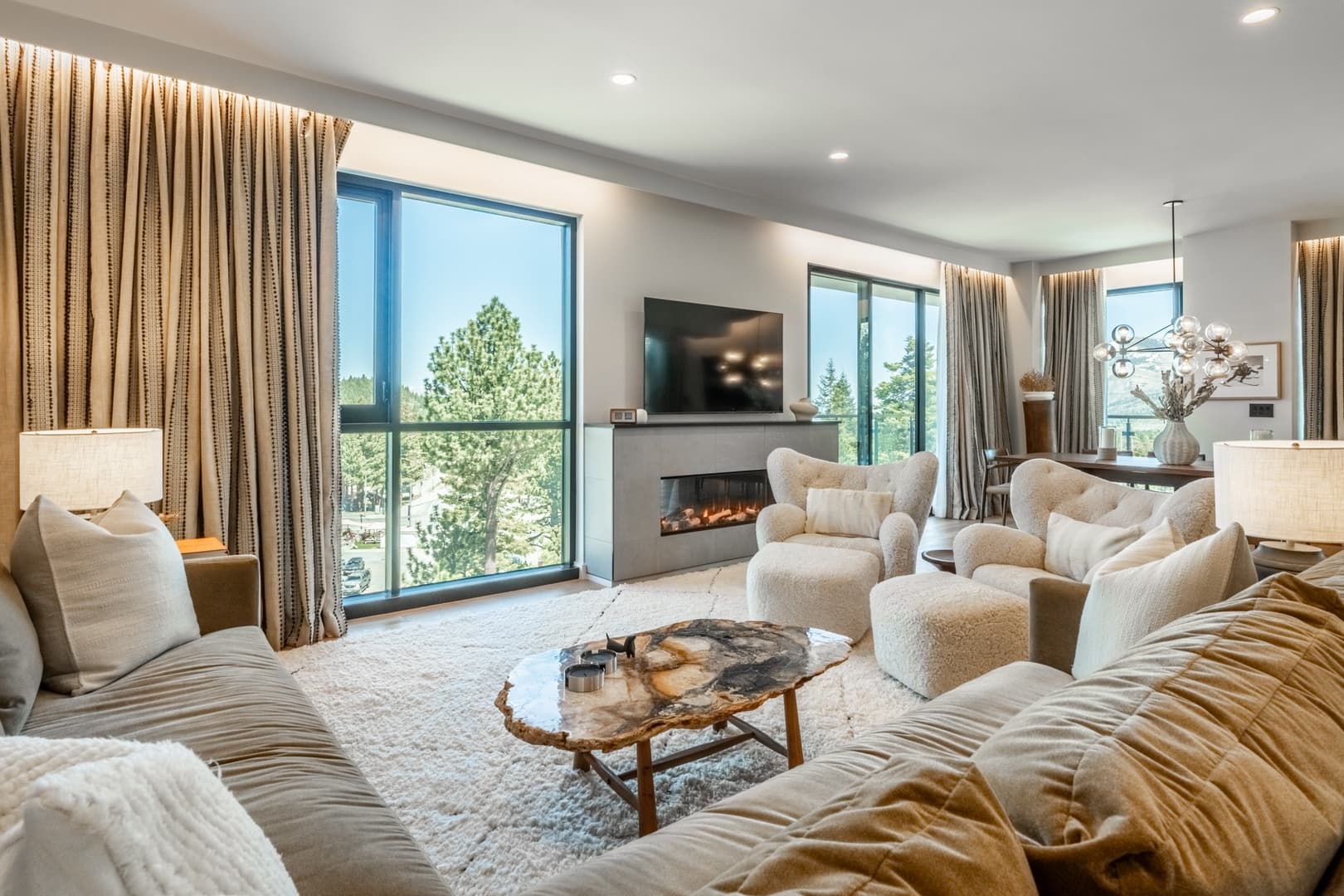 Limelight Residences #677