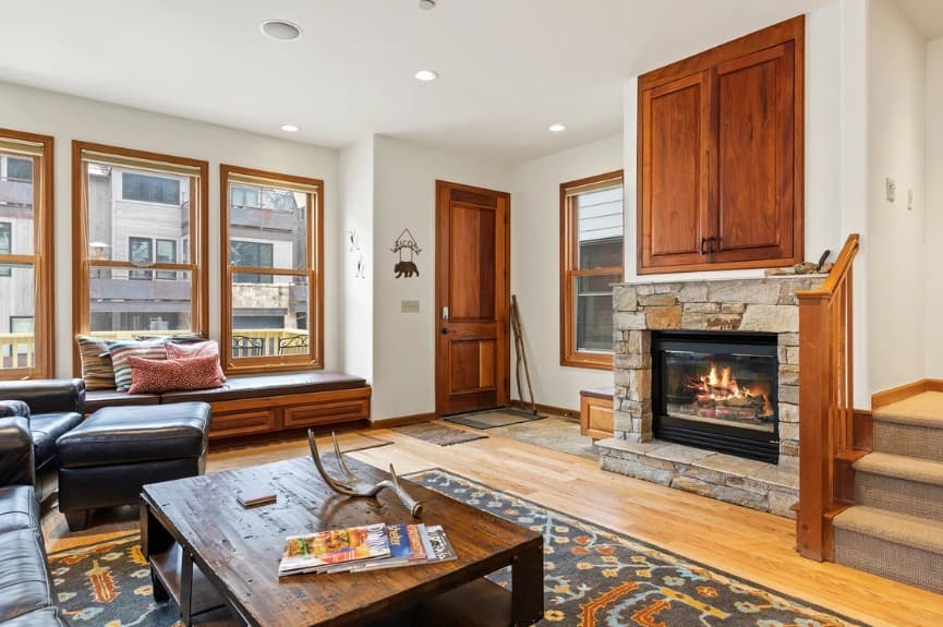 Pacific Street Townhome #514B - Image 2