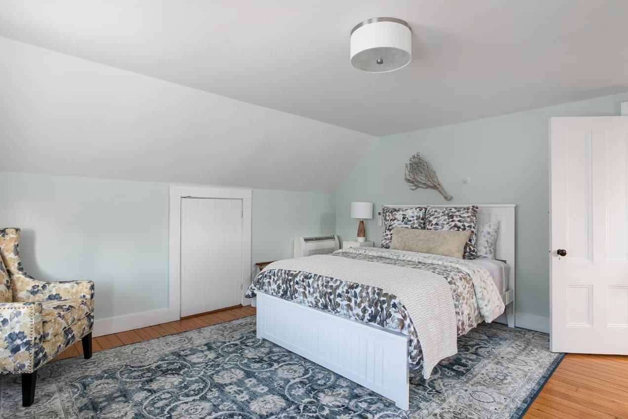 Coastal Victorian Place - Image 19