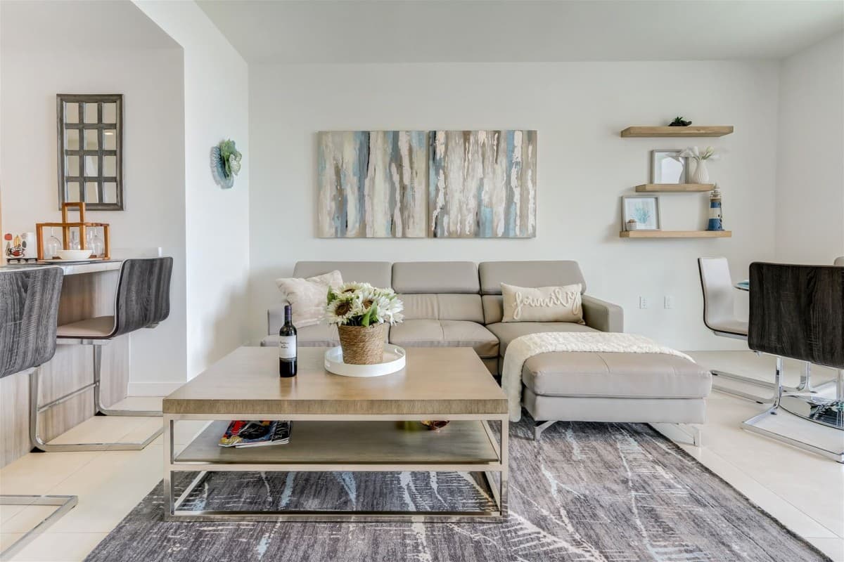 Tamarac Residence - Image 9