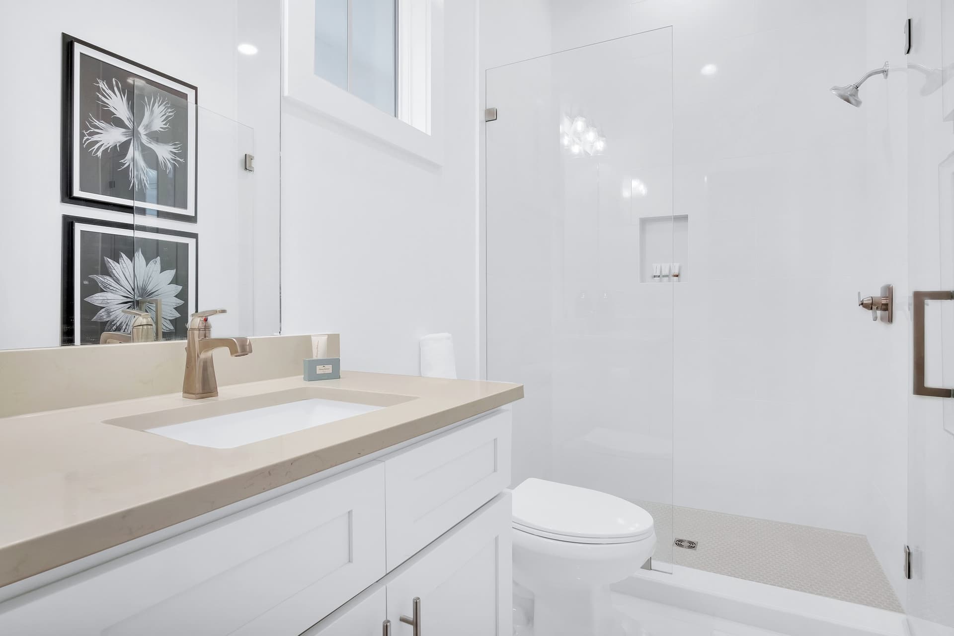 Aces High - Image 25