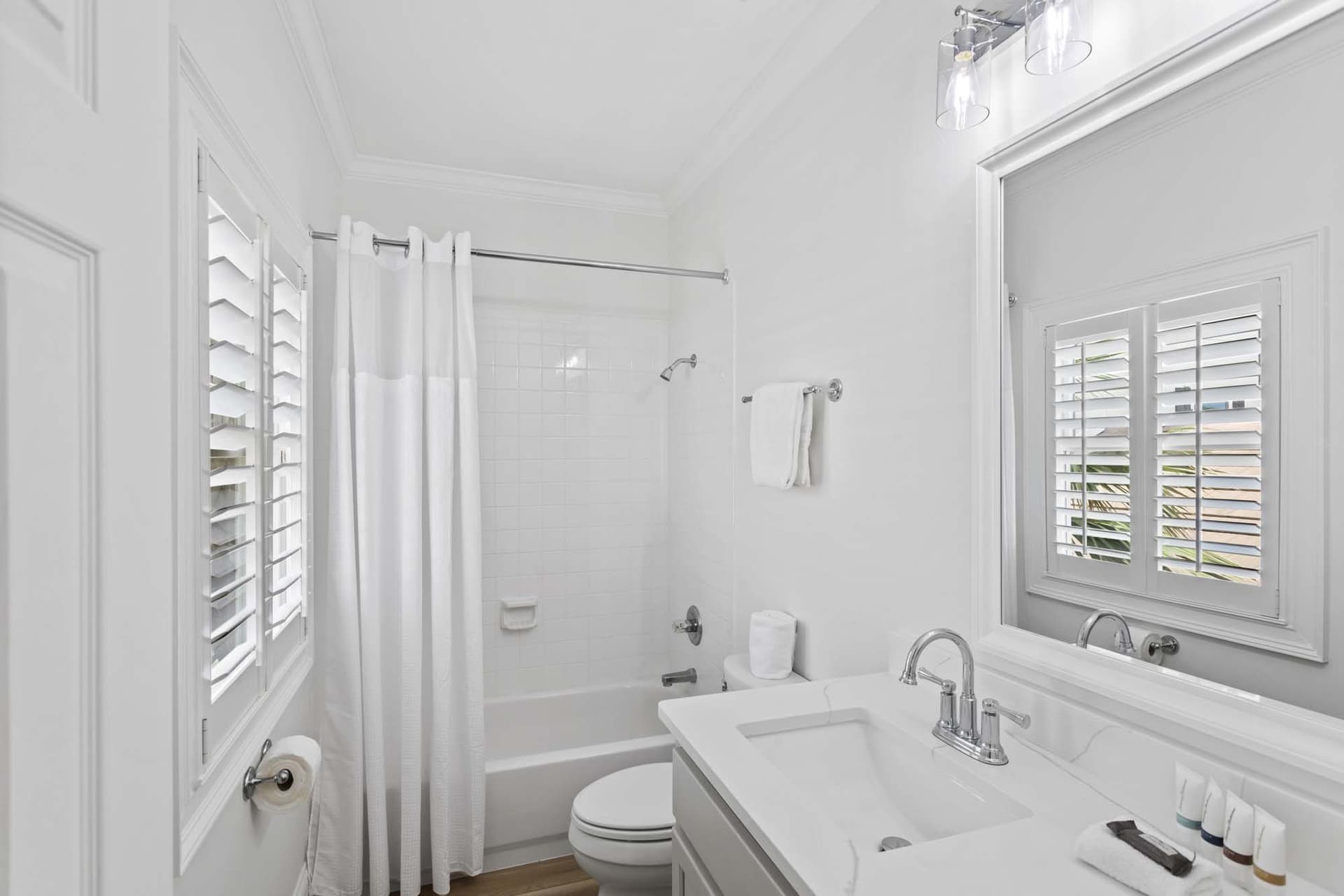 Kings View Manor - Image 39