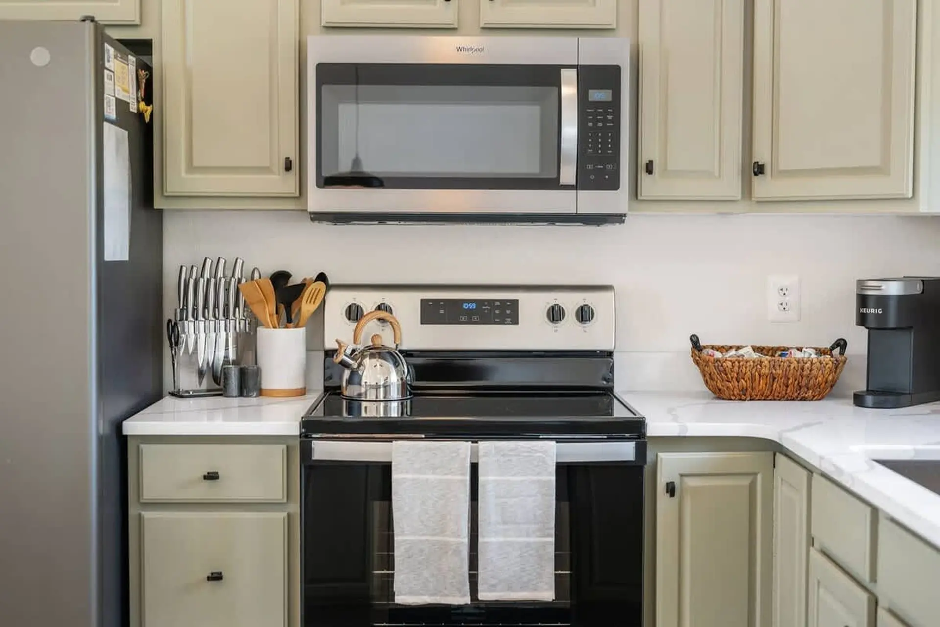 Yellow Lotus - Image 9