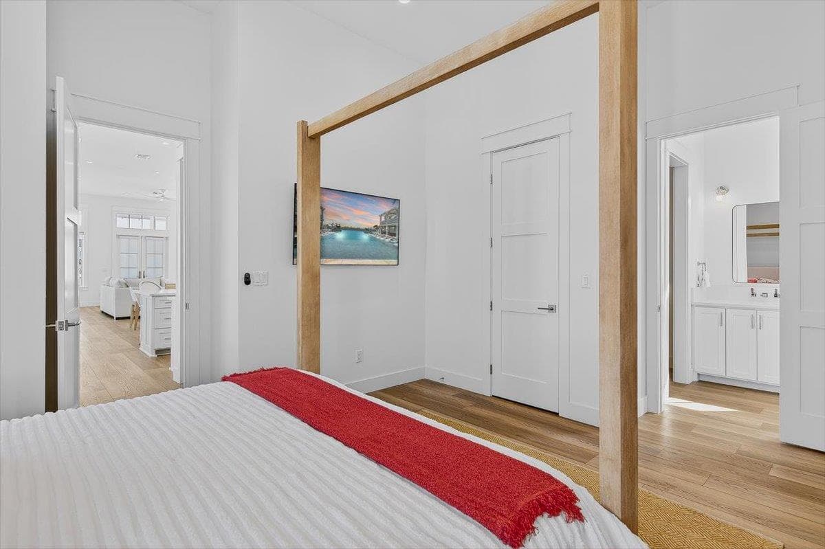 Sunny Shores - Image 21