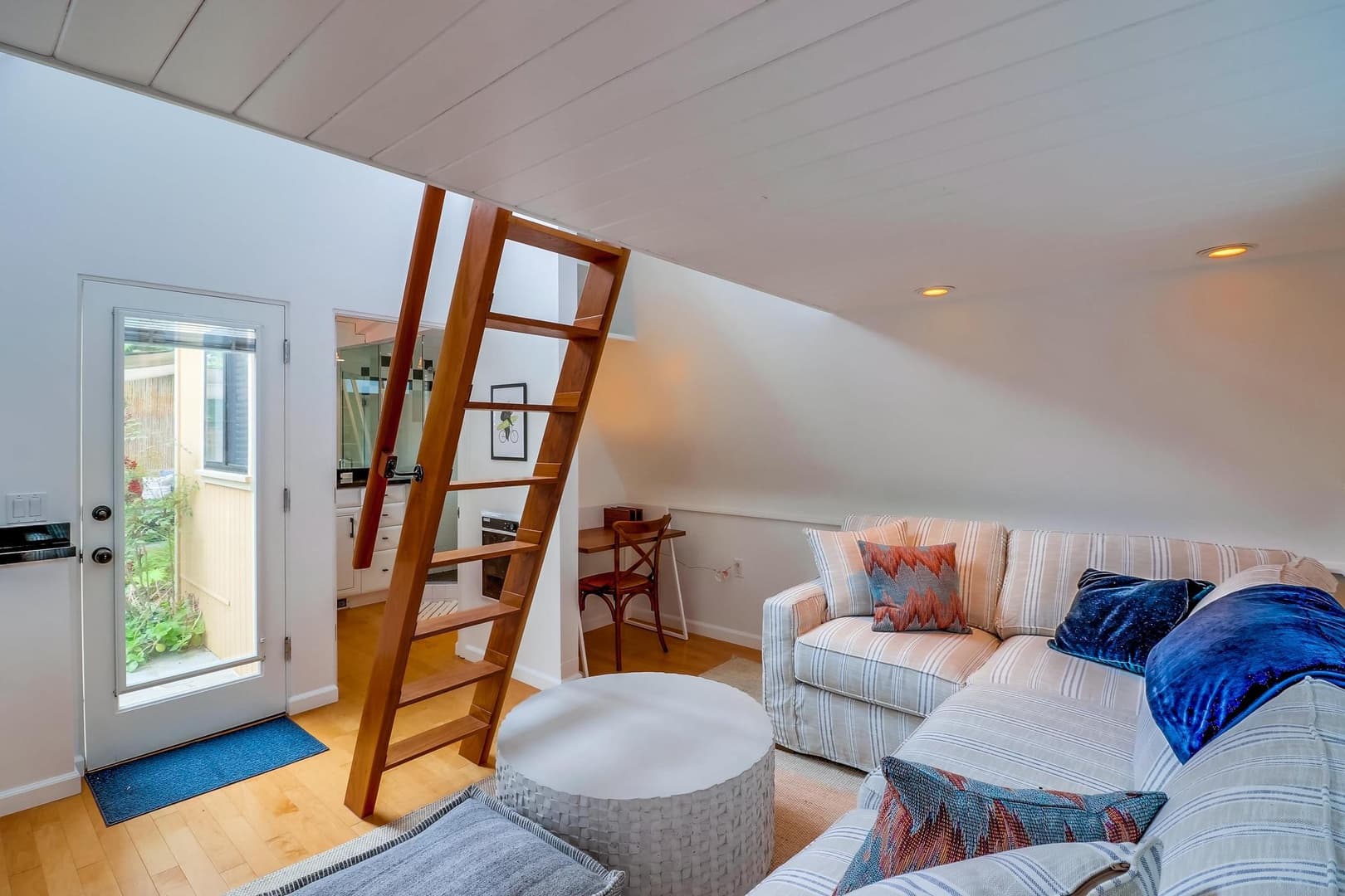 Summer Sea Home - Image 27