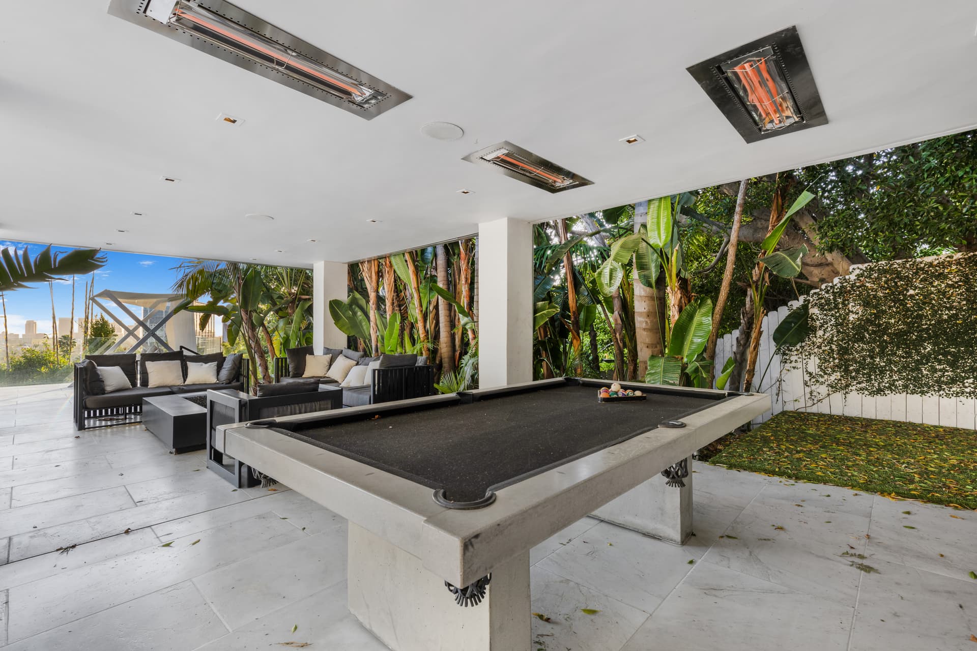 St Ives Modern - Image 40