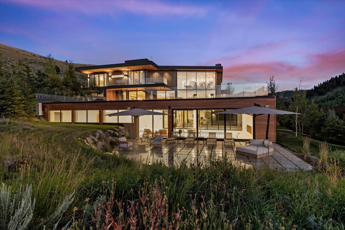 Panda Ranch Wing - Image 2