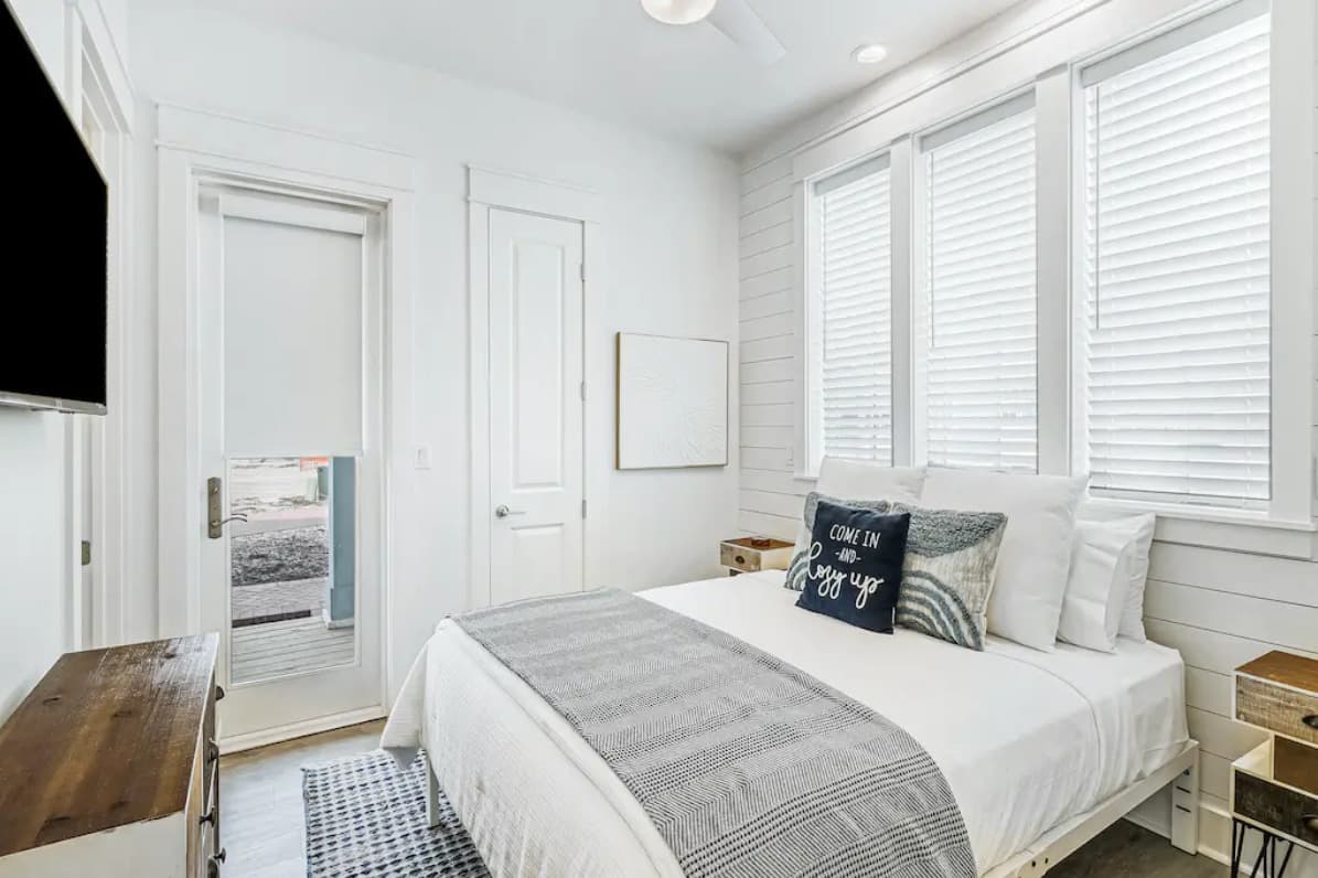 Sunrise At Anchor - Image 15