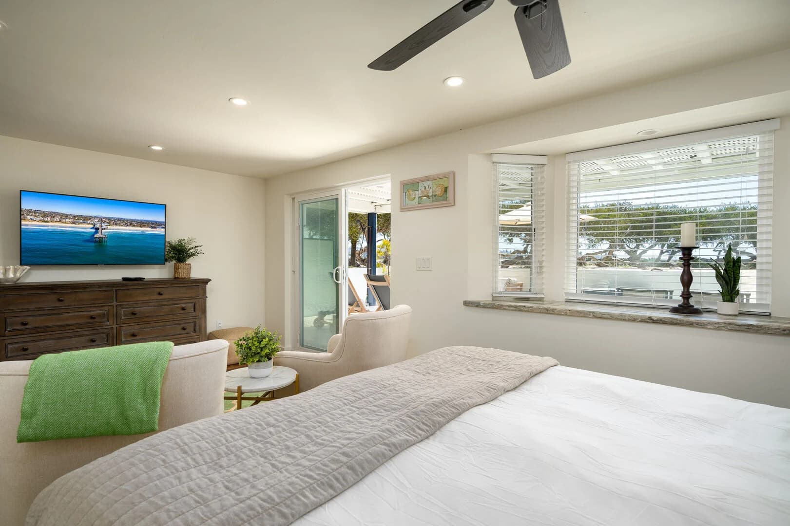 Seaside Serenity Haven - Image 46