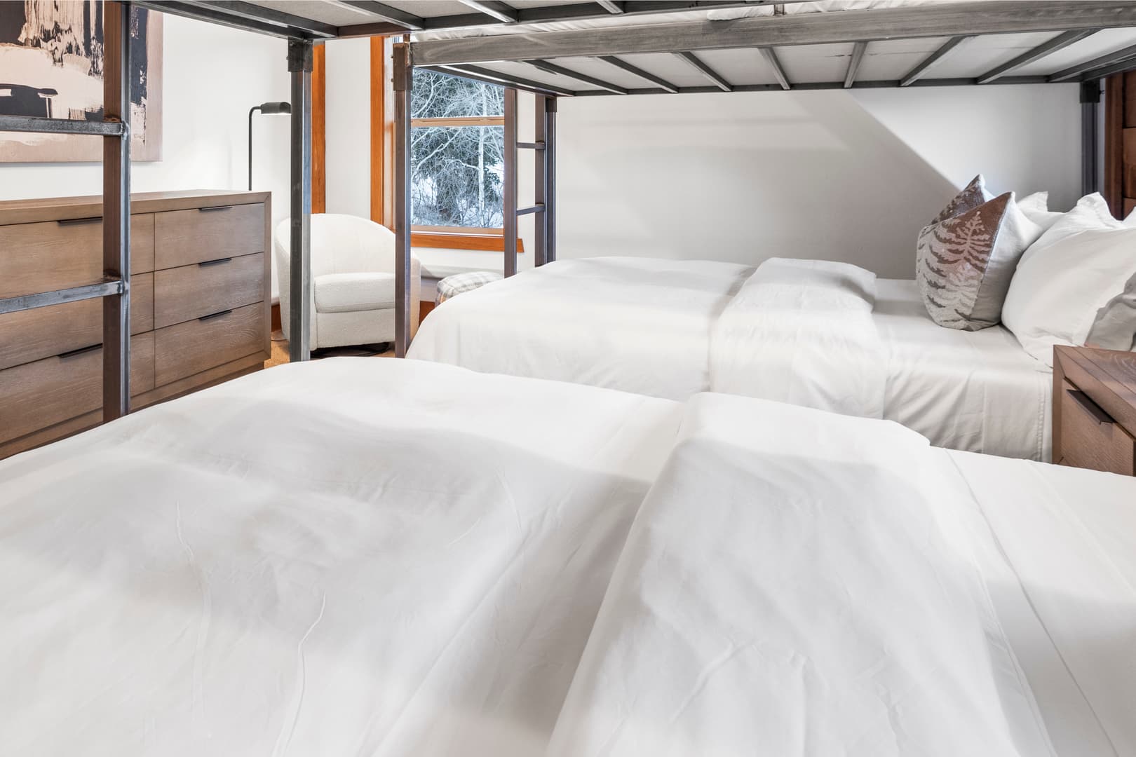 Unforgotten Utopia - Image 31