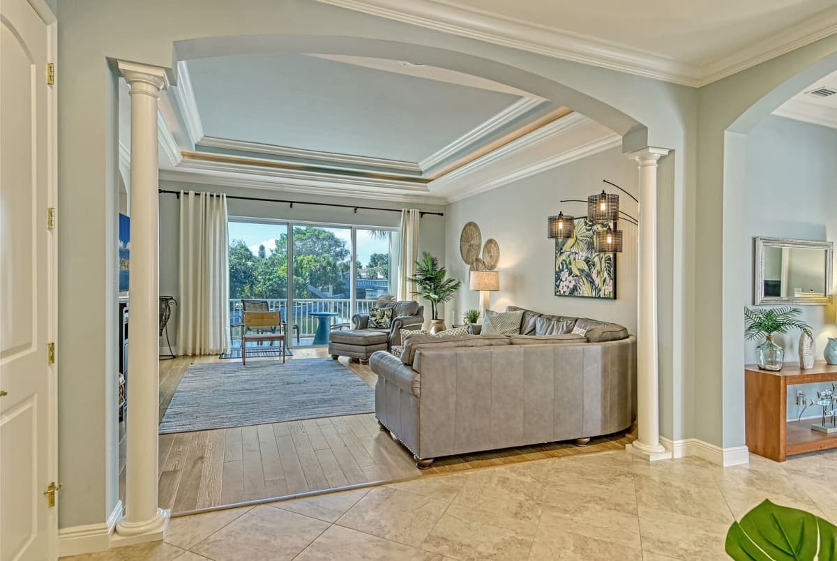 Sunburst Courtyard - Image 8