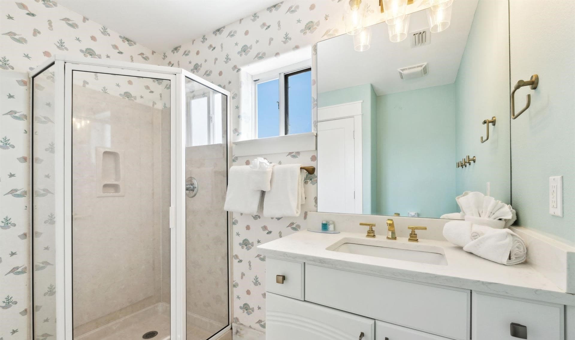 Silver Beach Retreat - Image 28