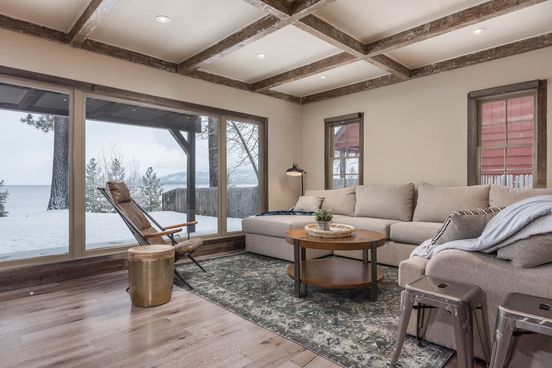 Blue Lakeview Place - Image 2