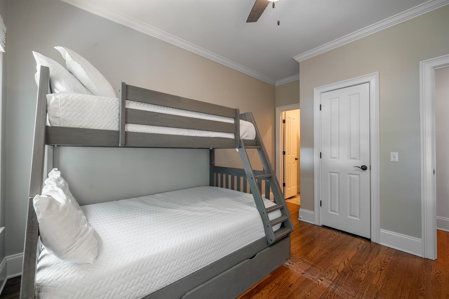 Beach Retreat - Image 25