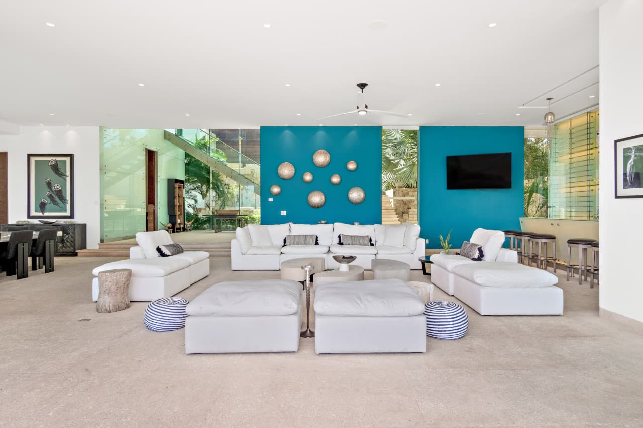 Private Beachfront in Palmilla - Image 4