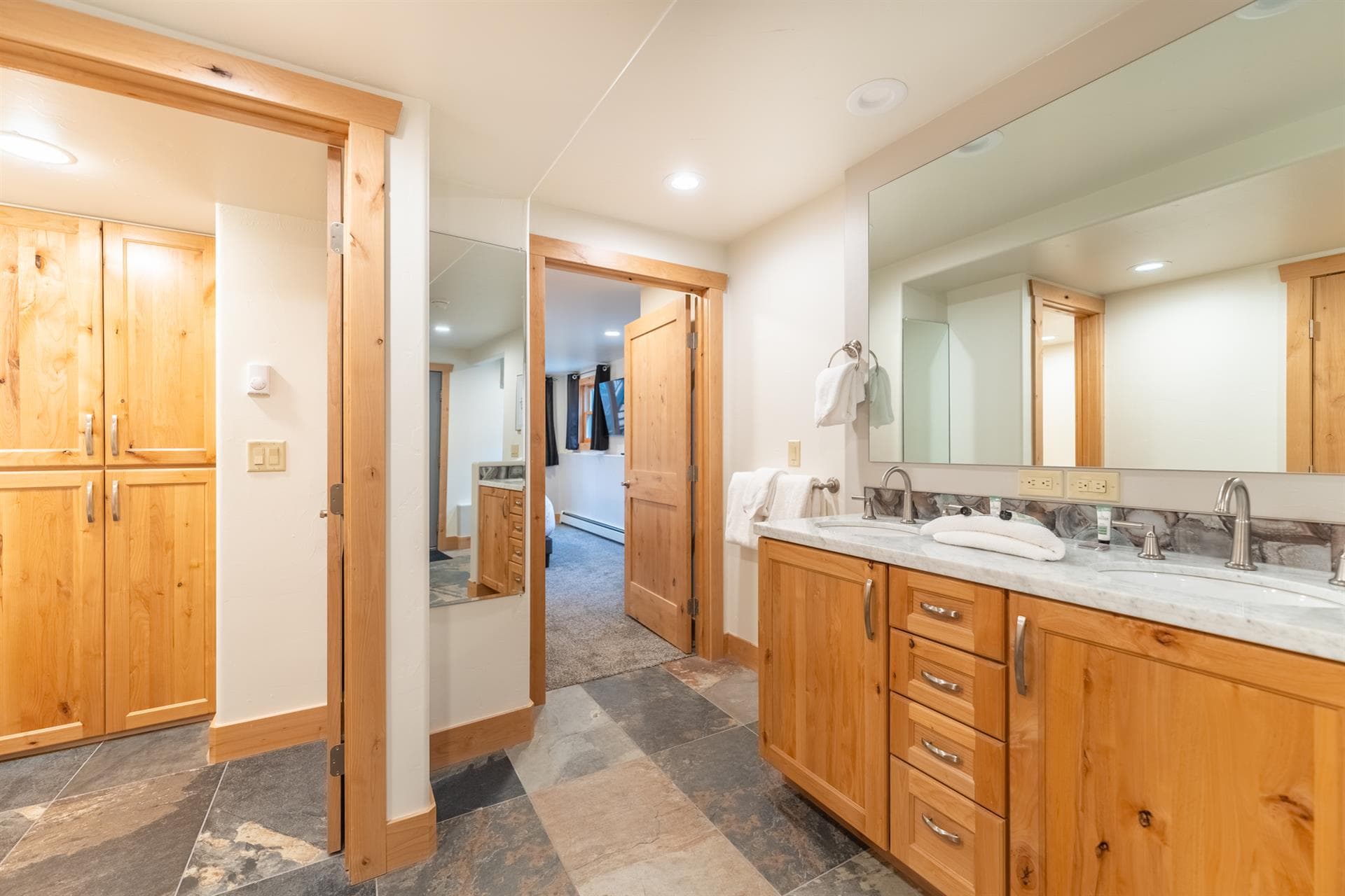 Alpine Home - Image 19