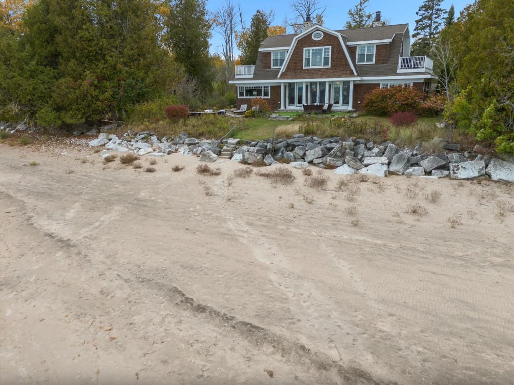 Goettelman's Lake House - Image 77