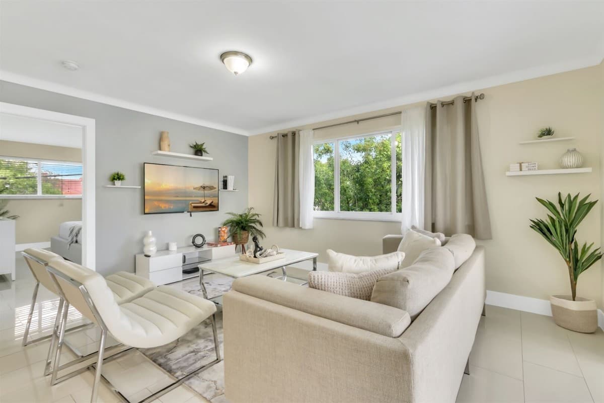 Bright Home - Image 7