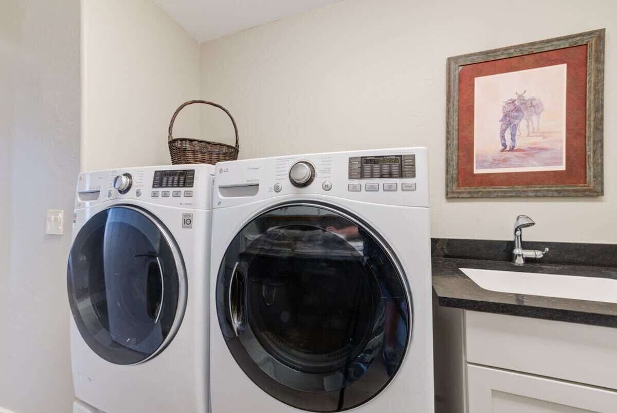 Luxury Scottsdale Retreat - Image 27