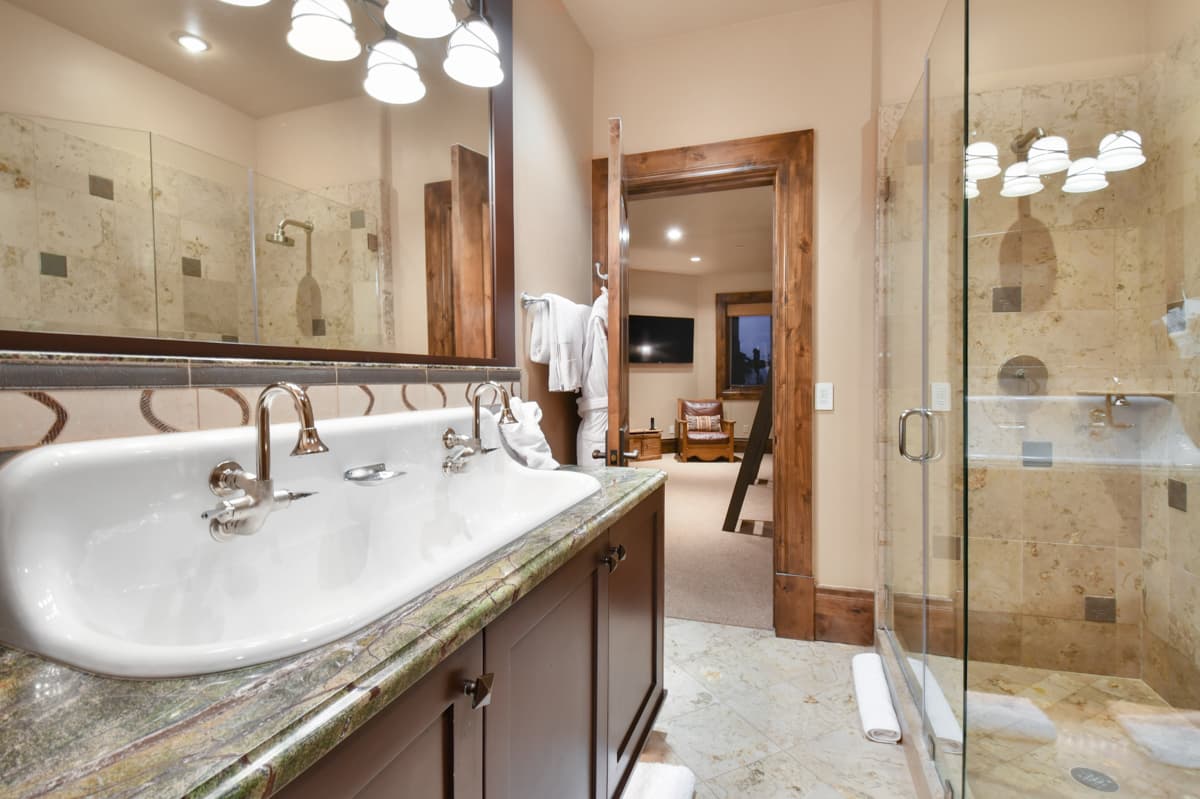 Ski Dream Home - Image 47