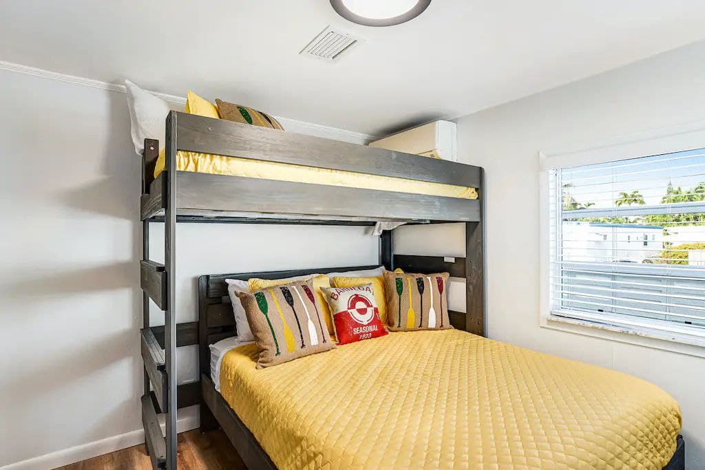 Sunset Bay - Image 23