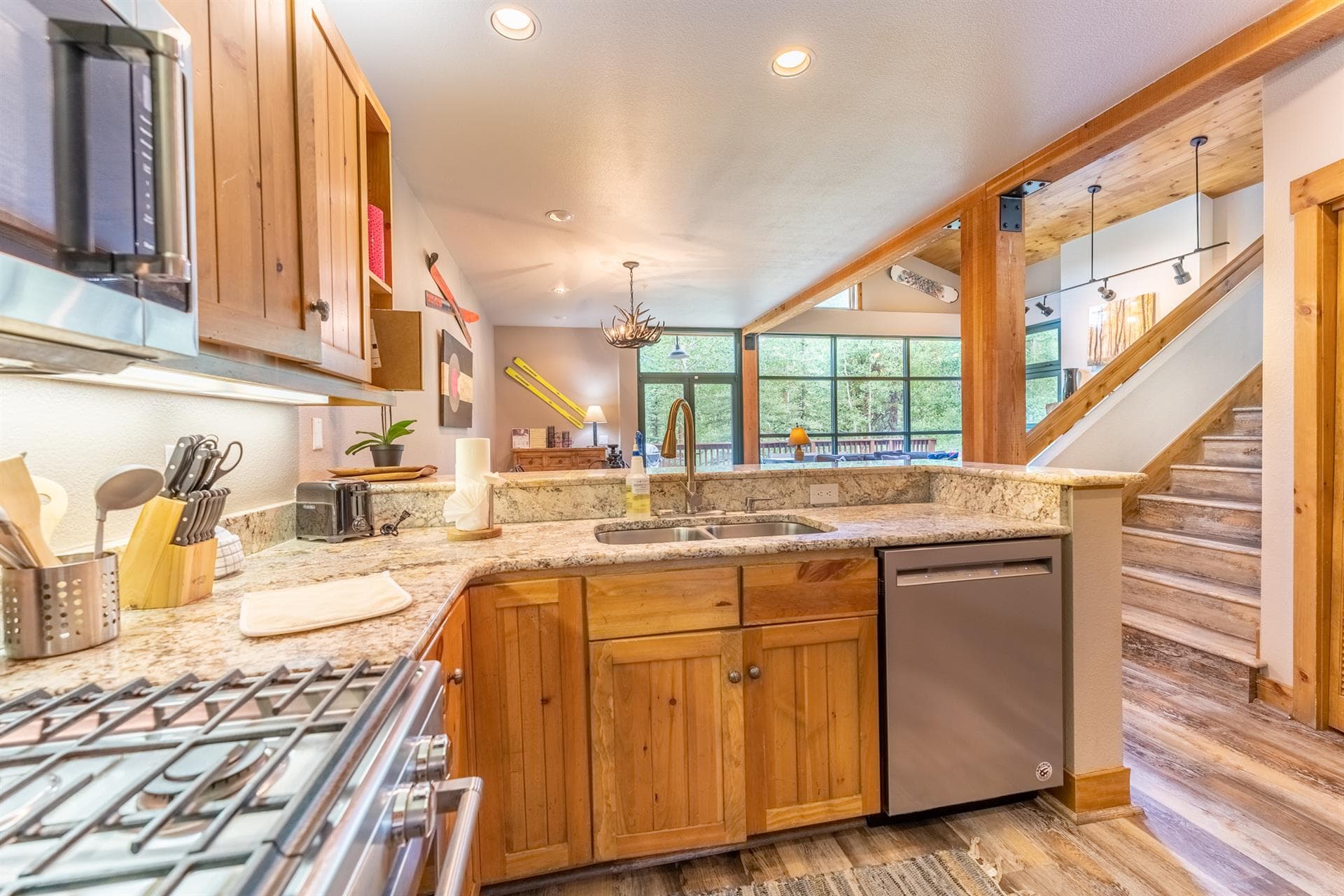 Alpine Vista Haven - Image 10