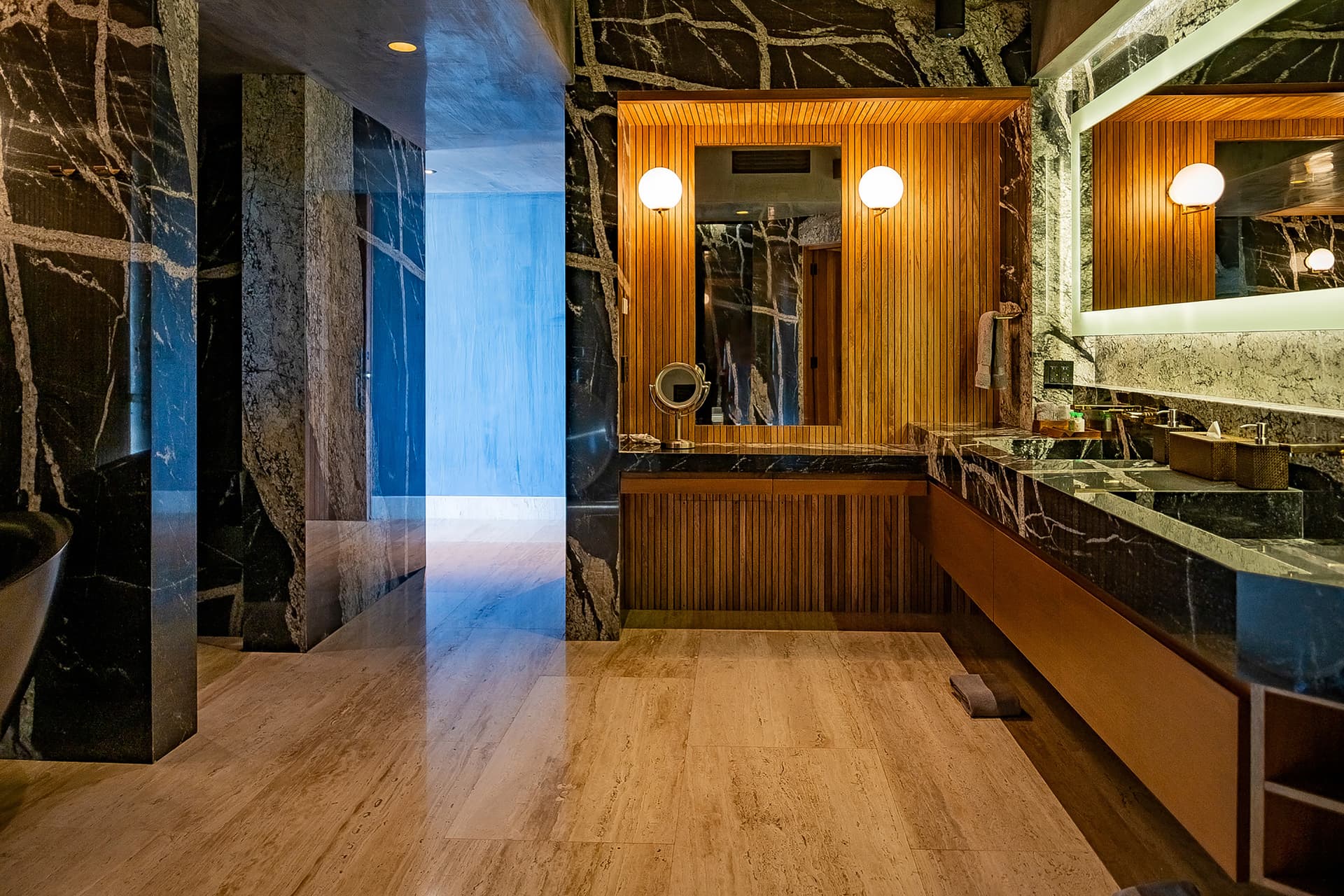 Maison De Cortes - Image 37