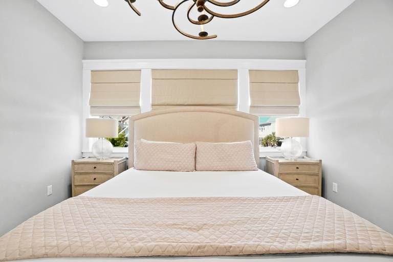 Blue Whale Bungalow - Image 33