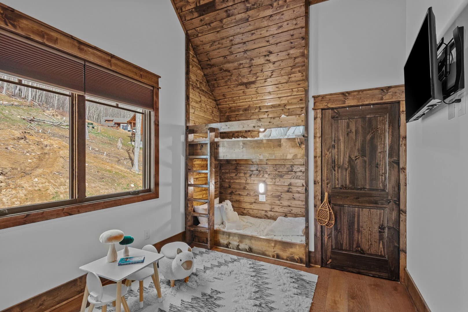 Llama Creek Cabin at Eagles Nest - Image 32