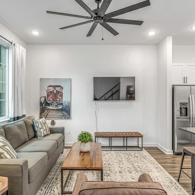 Highland Station - Image 1