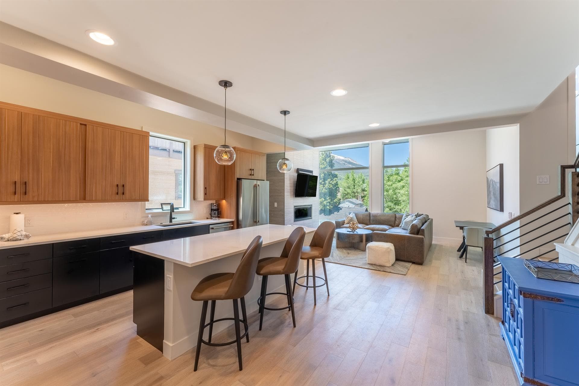 Frisco Aly - Image 18