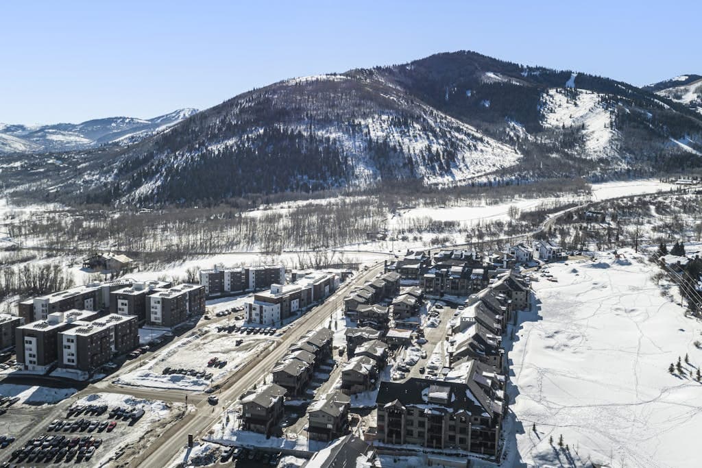 Residence at Canyons Cabriolet Lift - Image 21