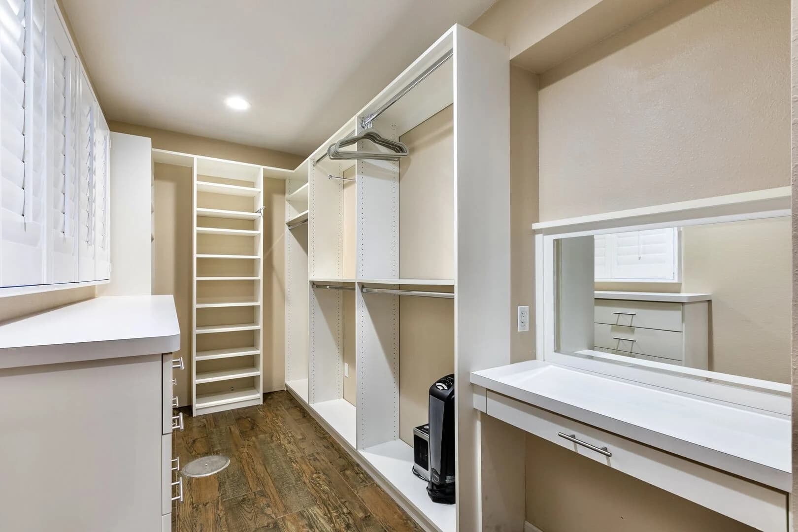 Paradise Escape - Image 29