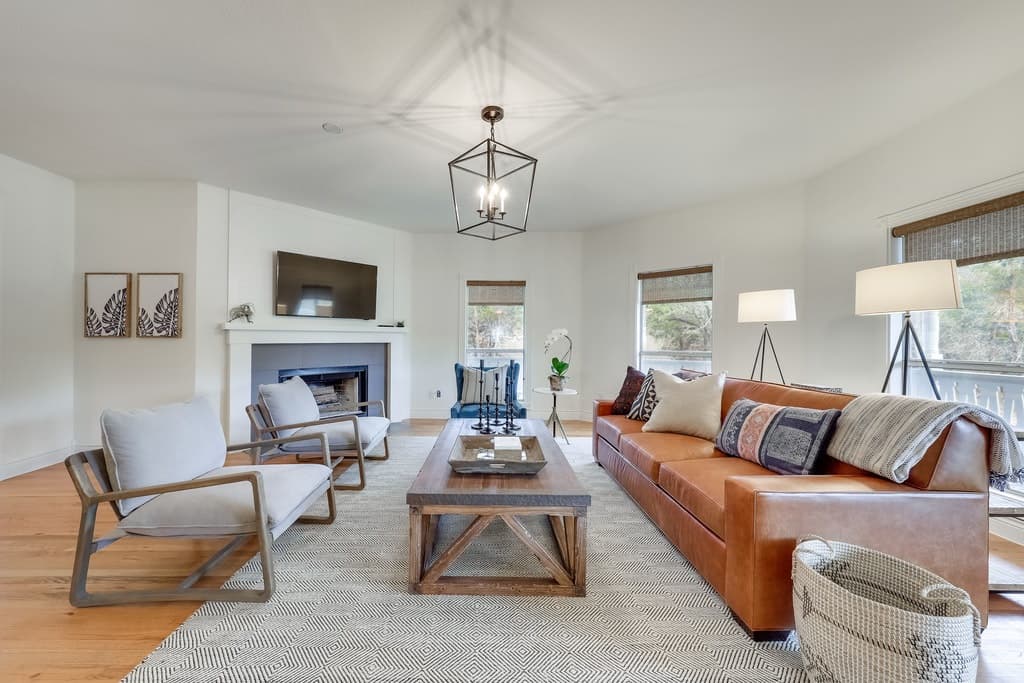 Hill Country Hideaway - Image 5