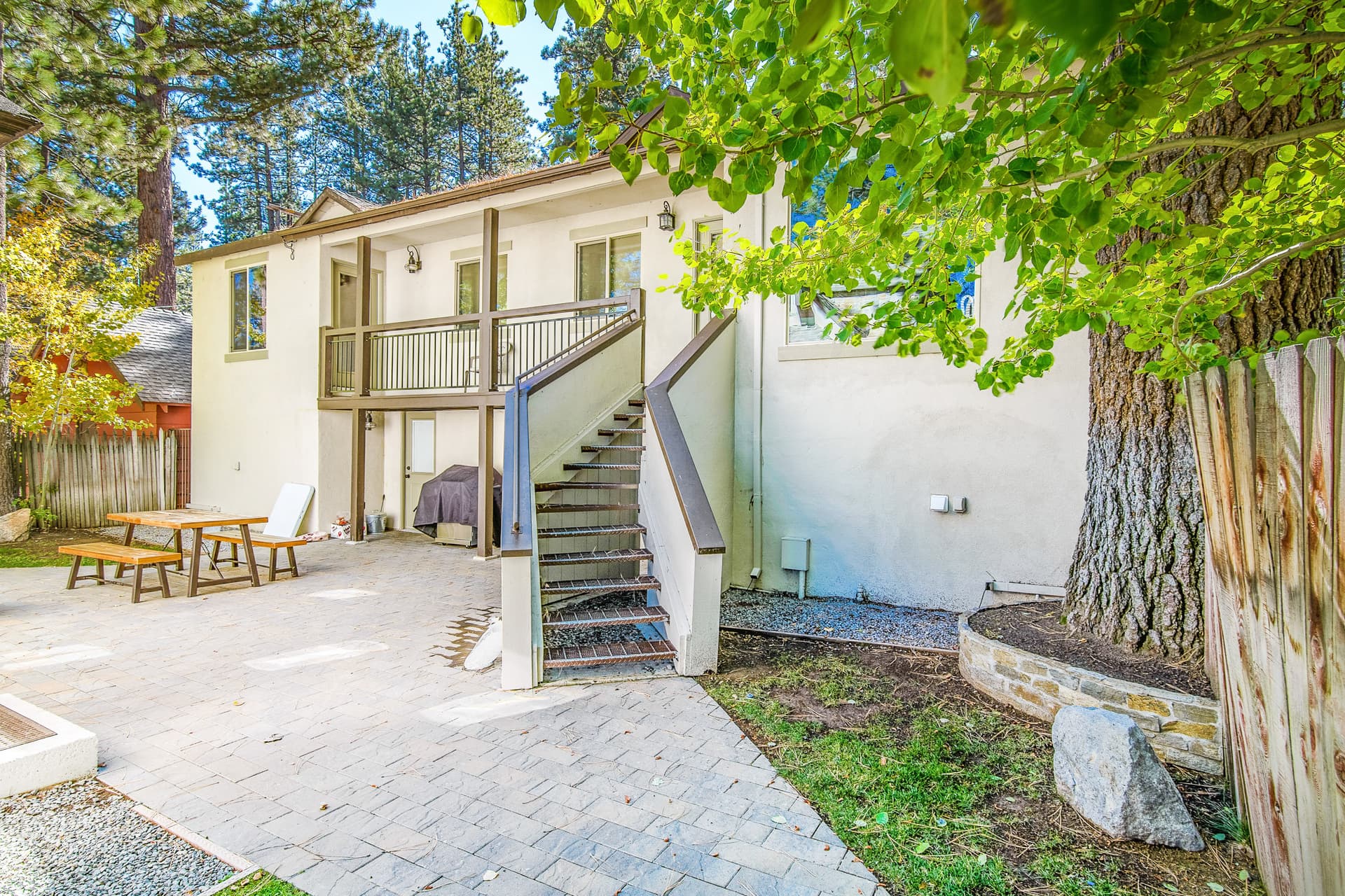 Blue Lakeview Place - Image 16