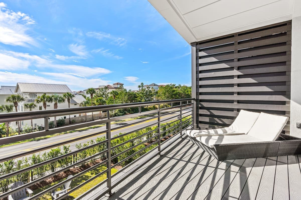 Crest One - Image 13