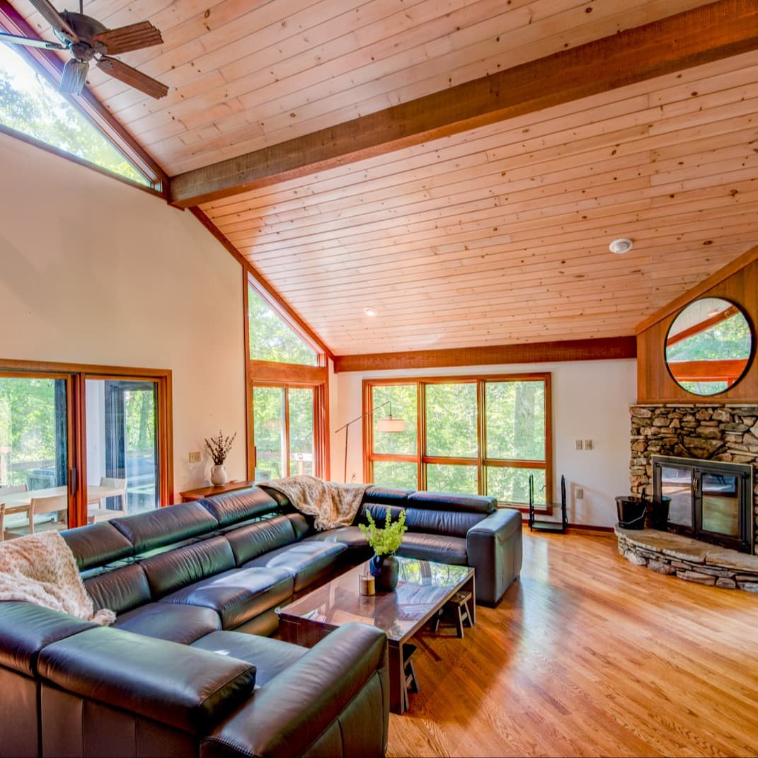 Deerwood Manor - Image 1