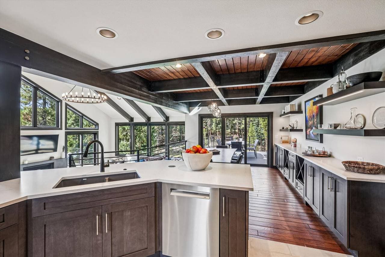 Summit Solitude Estate - Image 8