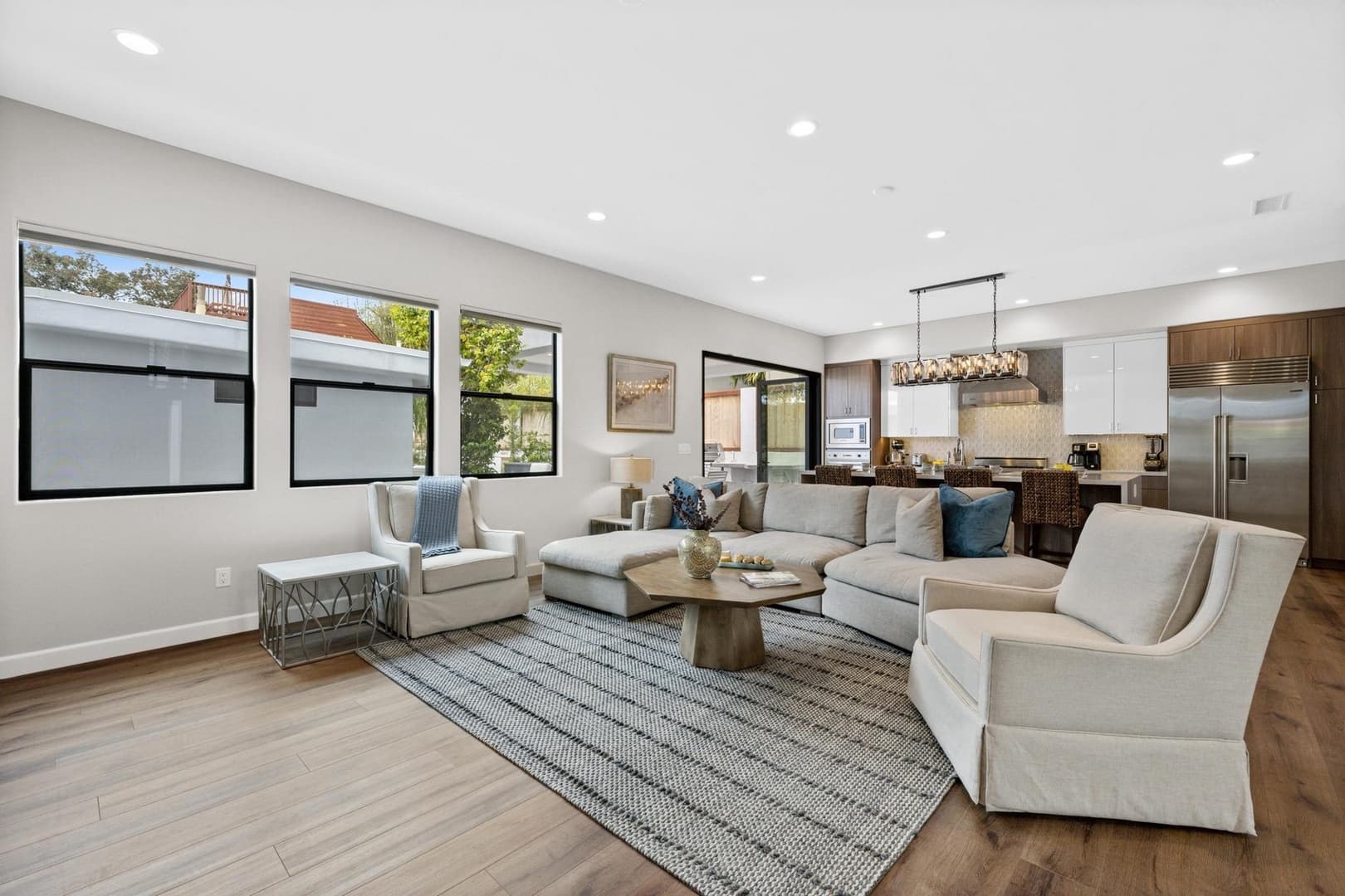 Oasis Del Mar #4 - Image 2