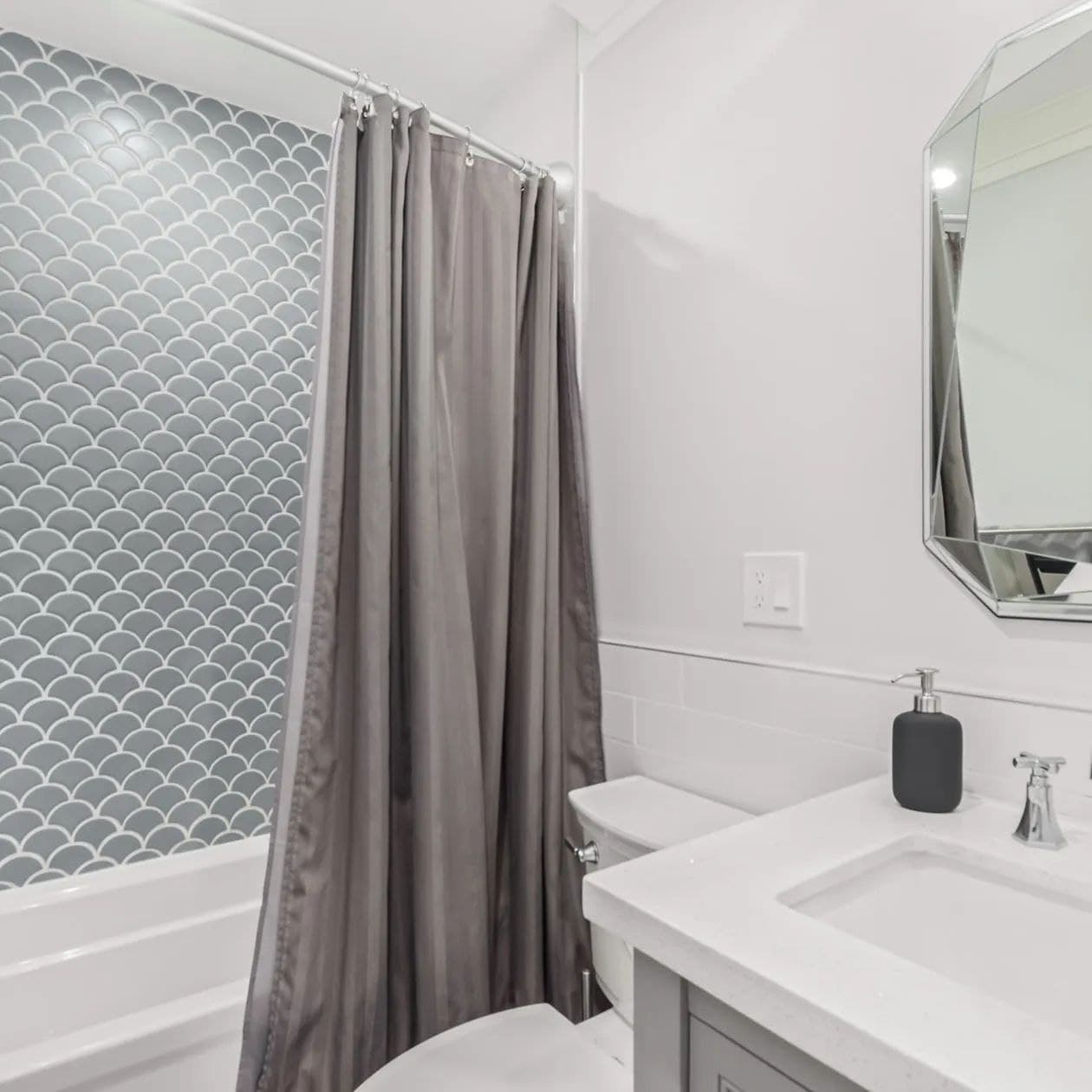 Sunset on 11th - Image 27